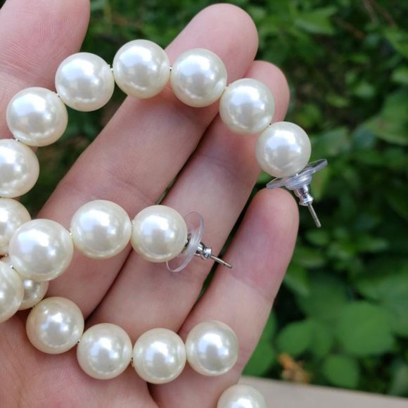 Lele Sadoughi Jungle Peach Stardust Pearl Hoops - Picture 6 of 8